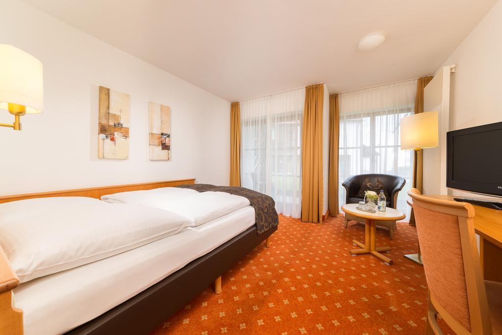 Hotel Garni Gaestehaus Am Muehlbach Ottobeuren Buitenkant foto